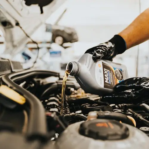 RoadPro offers exceptional oil change services. Keep your truck in the best shape with our experts near Atlanta 🚛👌